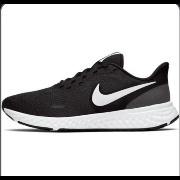 Nike Revolution 5 Road Running Shoes - Picture 1 of 5